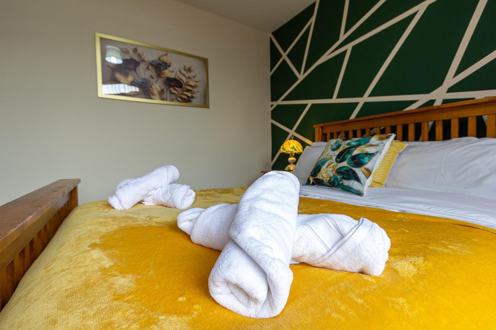 Appartamento Bathway House - Free Secured Parking And Wifi Coventry Esterno foto
