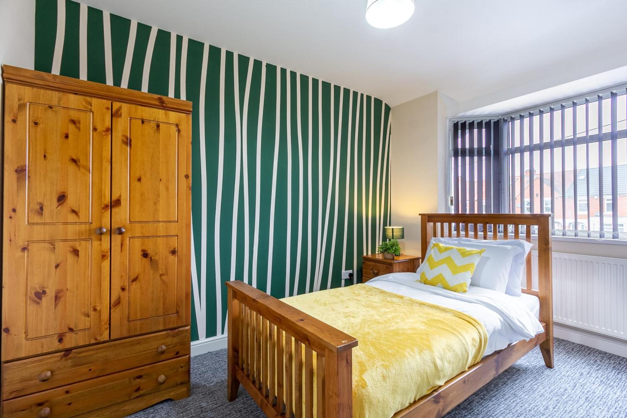 Appartamento Bathway House - Free Secured Parking And Wifi Coventry Esterno foto