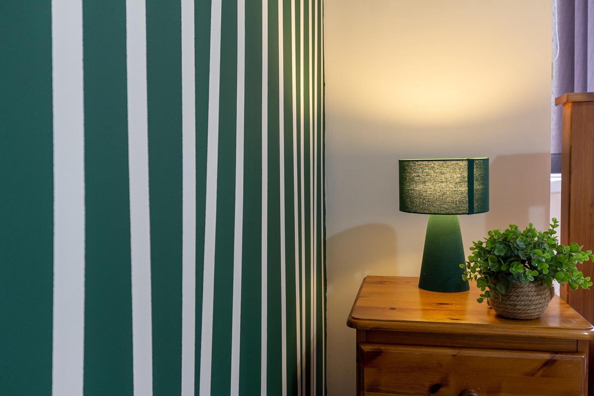 Appartamento Bathway House - Free Secured Parking And Wifi Coventry Esterno foto