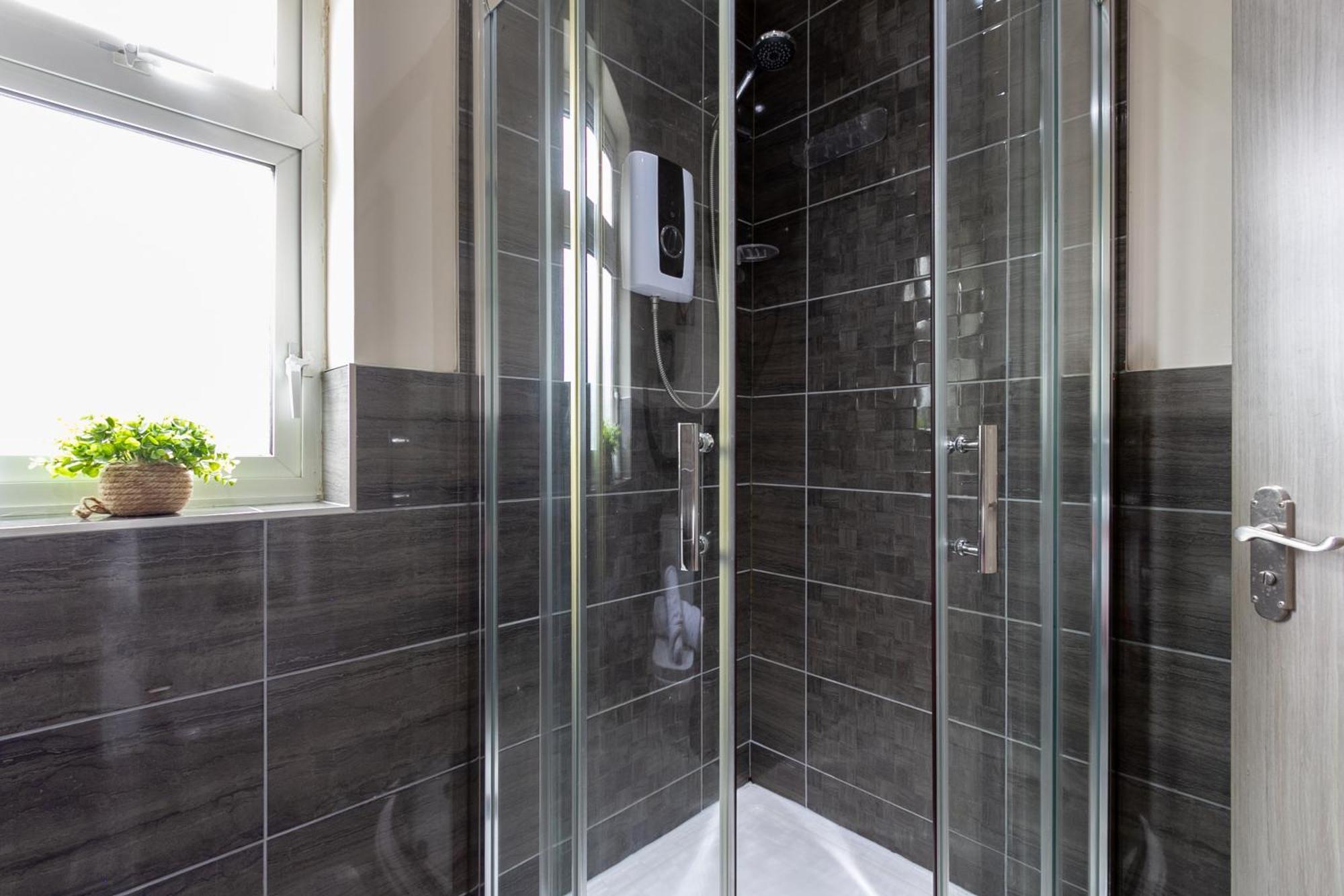 Appartamento Bathway House - Free Secured Parking And Wifi Coventry Esterno foto