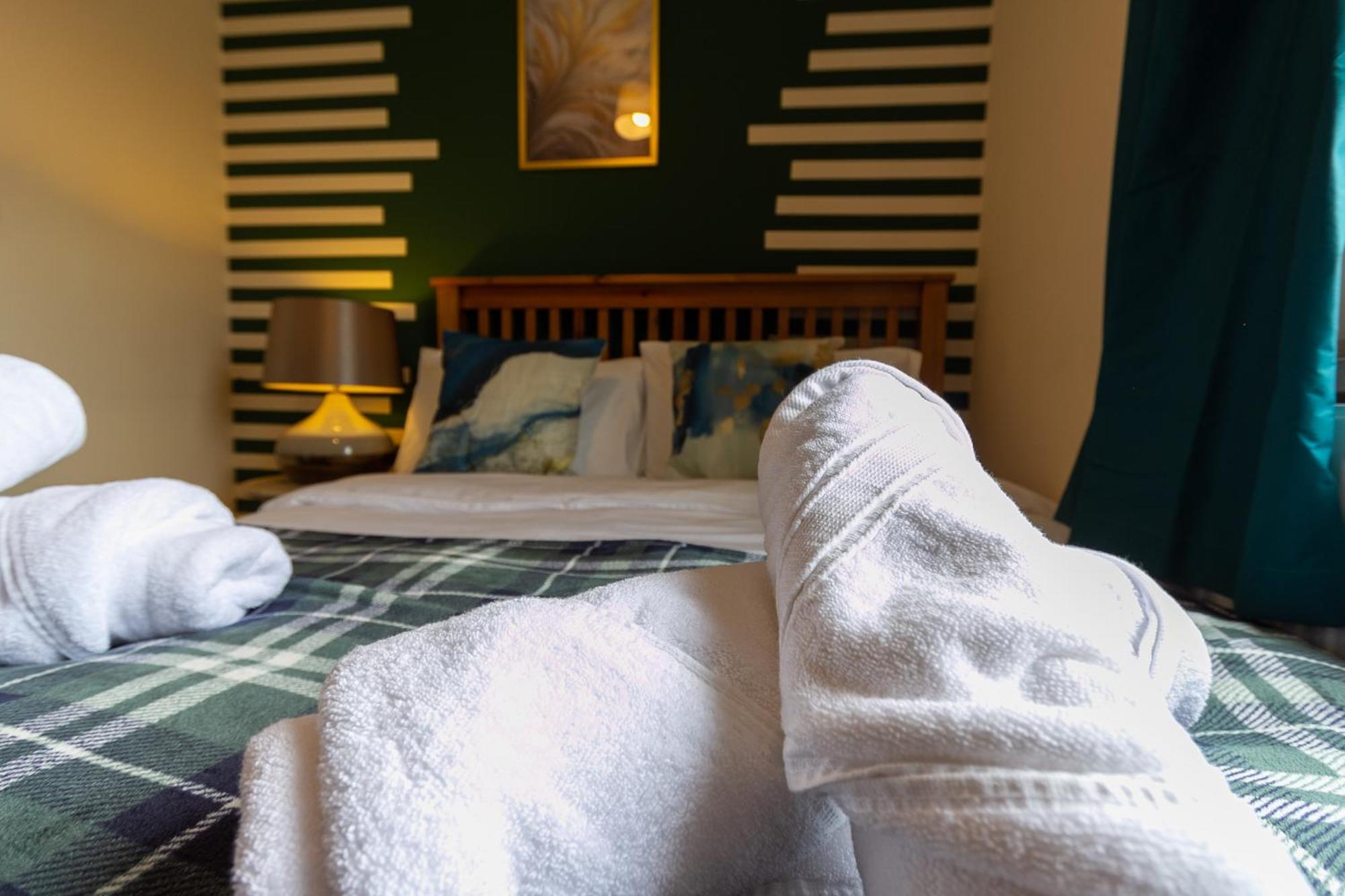 Appartamento Bathway House - Free Secured Parking And Wifi Coventry Esterno foto