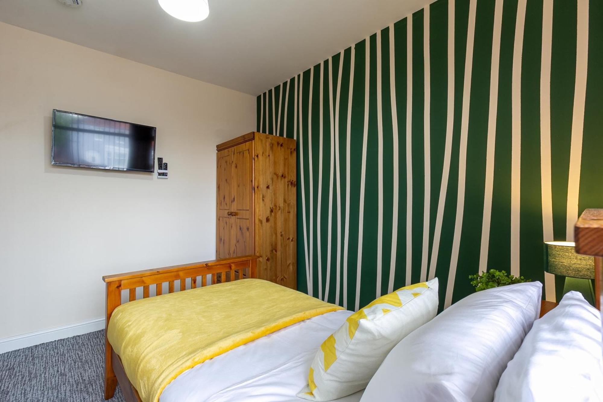 Appartamento Bathway House - Free Secured Parking And Wifi Coventry Esterno foto