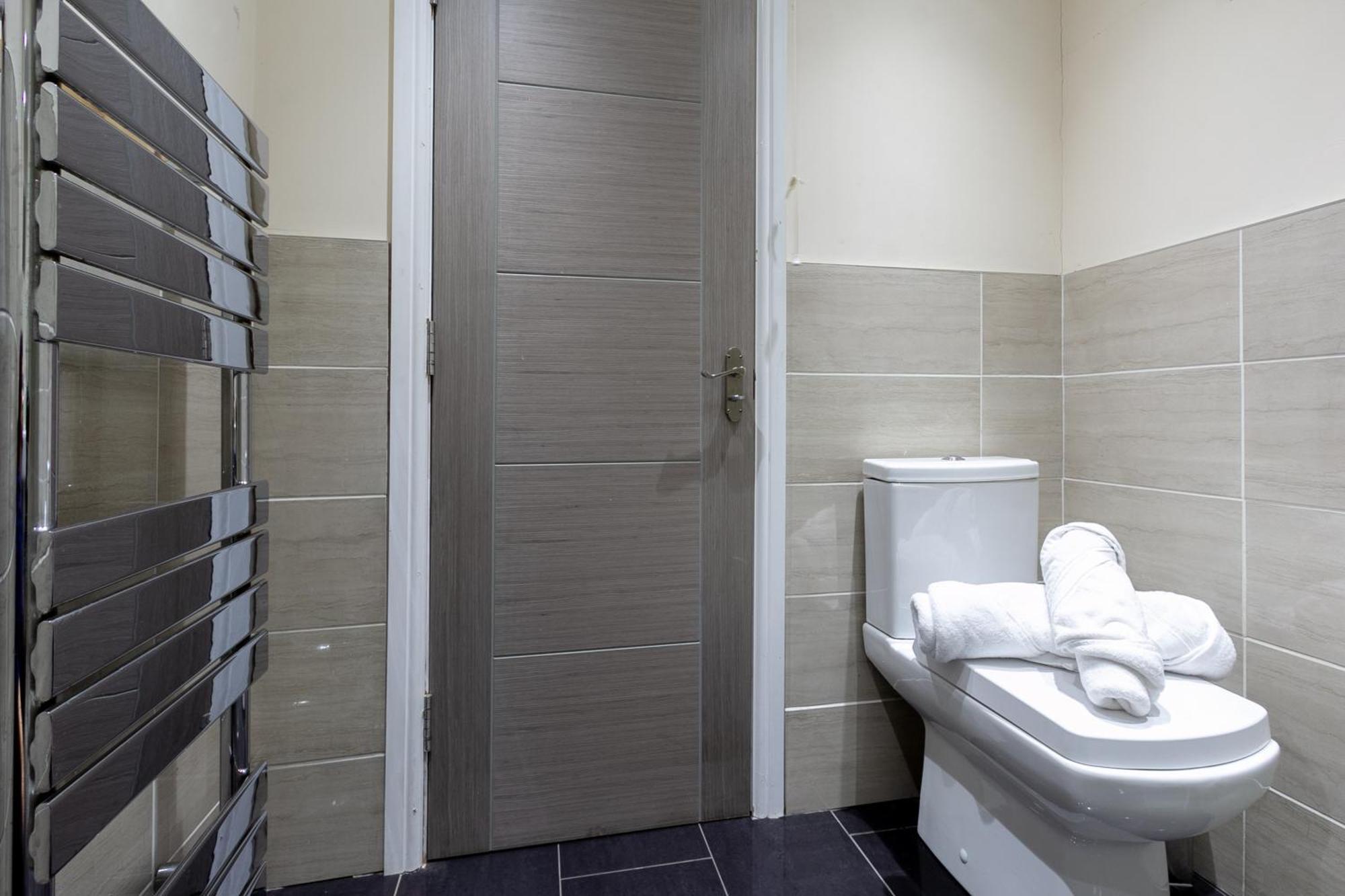 Appartamento Bathway House - Free Secured Parking And Wifi Coventry Esterno foto