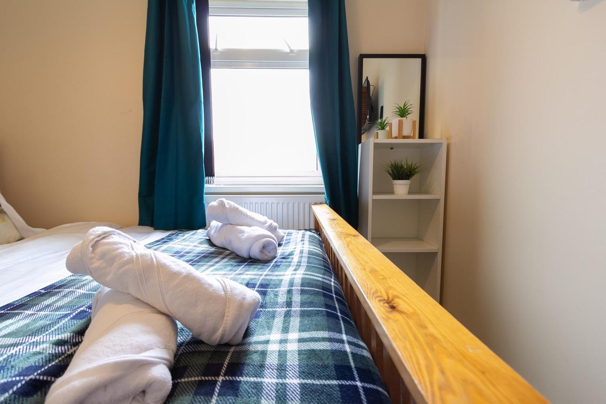 Appartamento Bathway House - Free Secured Parking And Wifi Coventry Esterno foto
