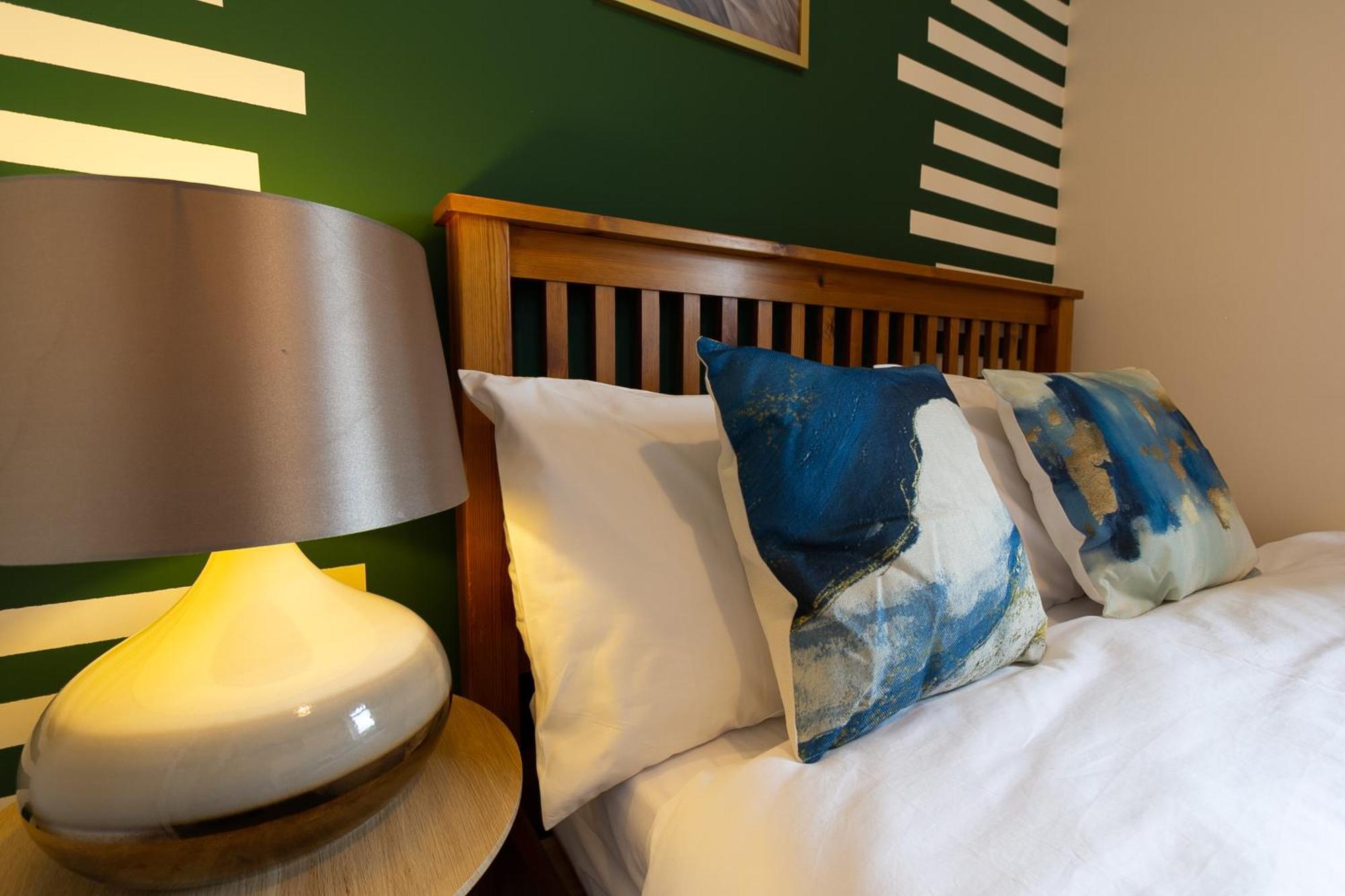 Appartamento Bathway House - Free Secured Parking And Wifi Coventry Esterno foto