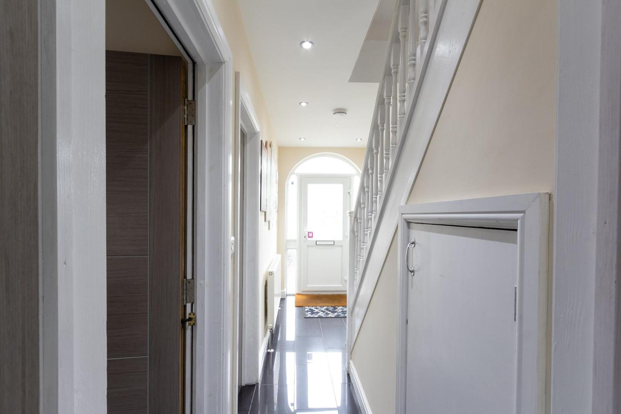 Appartamento Bathway House - Free Secured Parking And Wifi Coventry Esterno foto