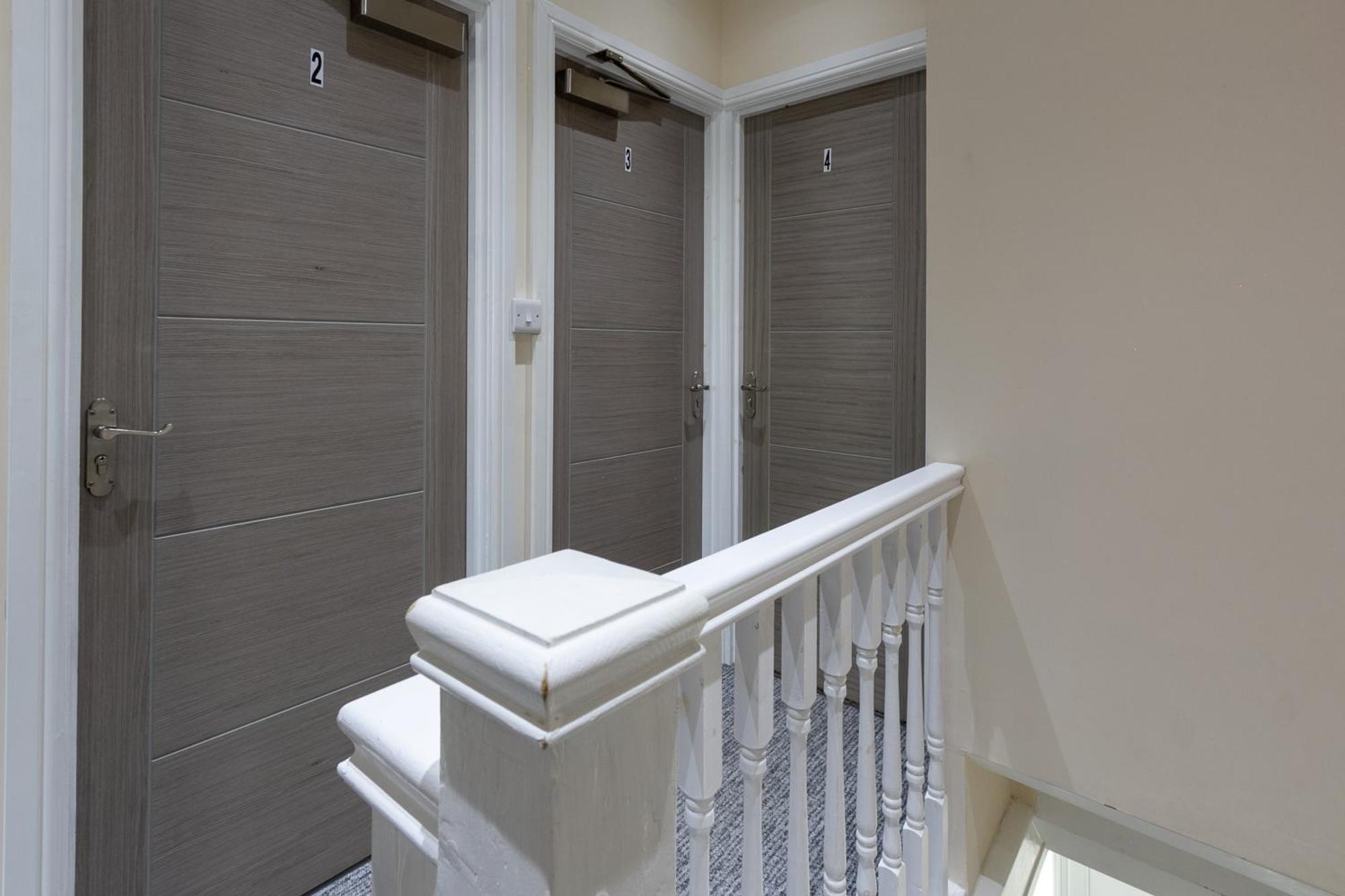 Appartamento Bathway House - Free Secured Parking And Wifi Coventry Esterno foto