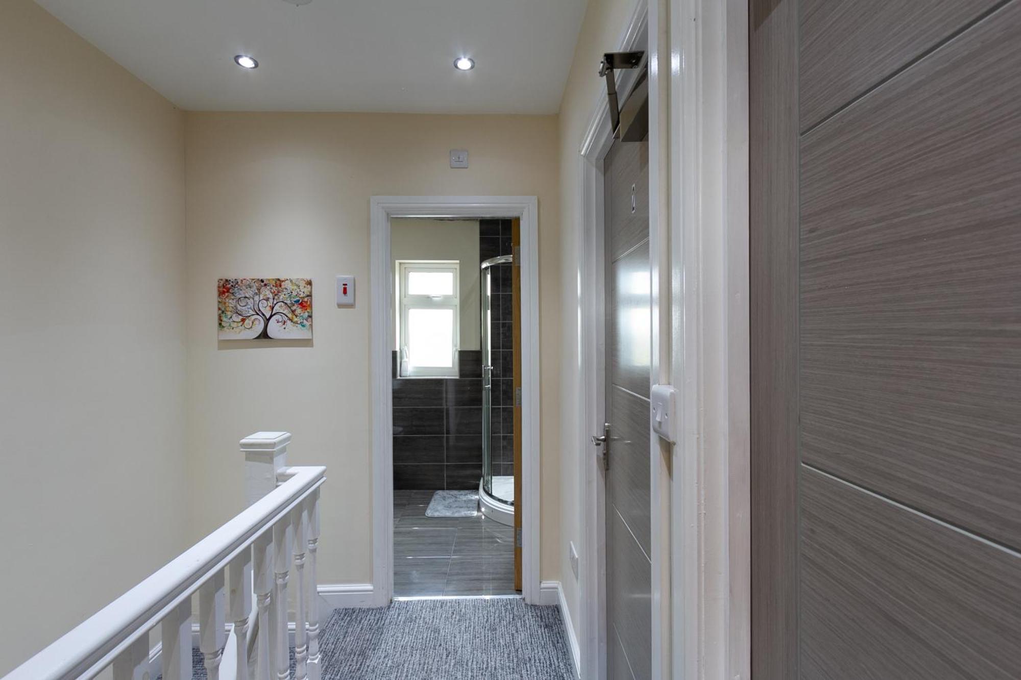 Appartamento Bathway House - Free Secured Parking And Wifi Coventry Esterno foto